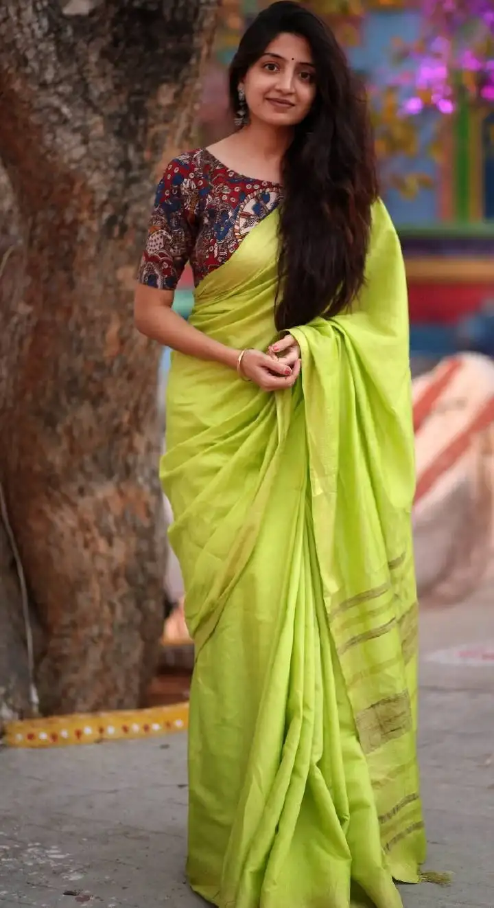 SOUTH INDIAN QUEEN POONAM KAUR IN GREEN SAREE 2